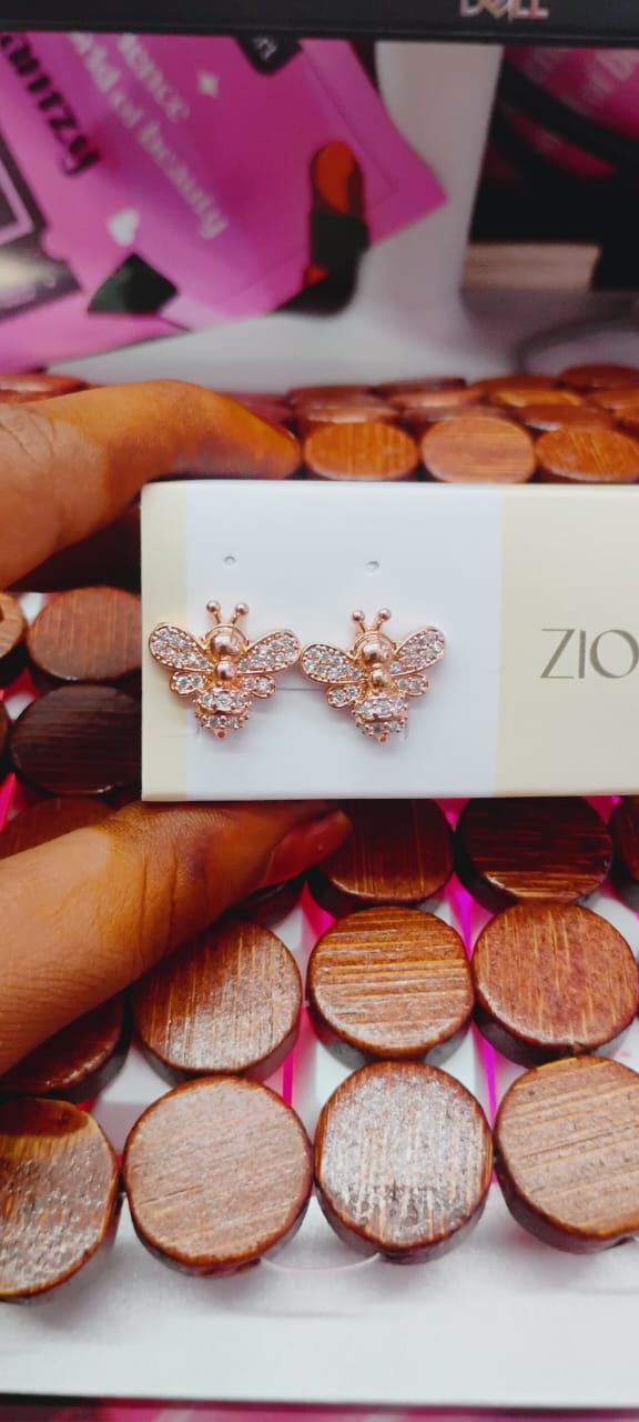 Bee earring JAD356 Bee earring JAD356