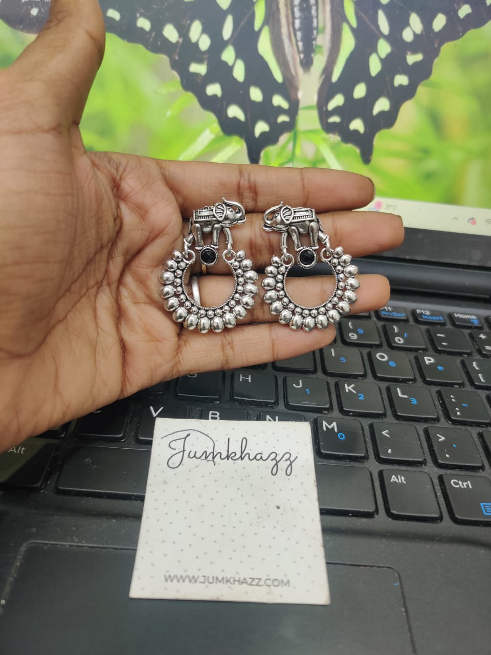 Oxidized Elephant Stud (JBF539)