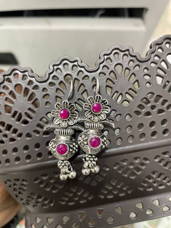 Cute Oxidized Hook Stud (JCS385)