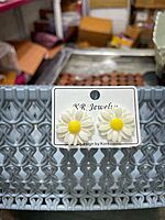 Flower stud JCS653