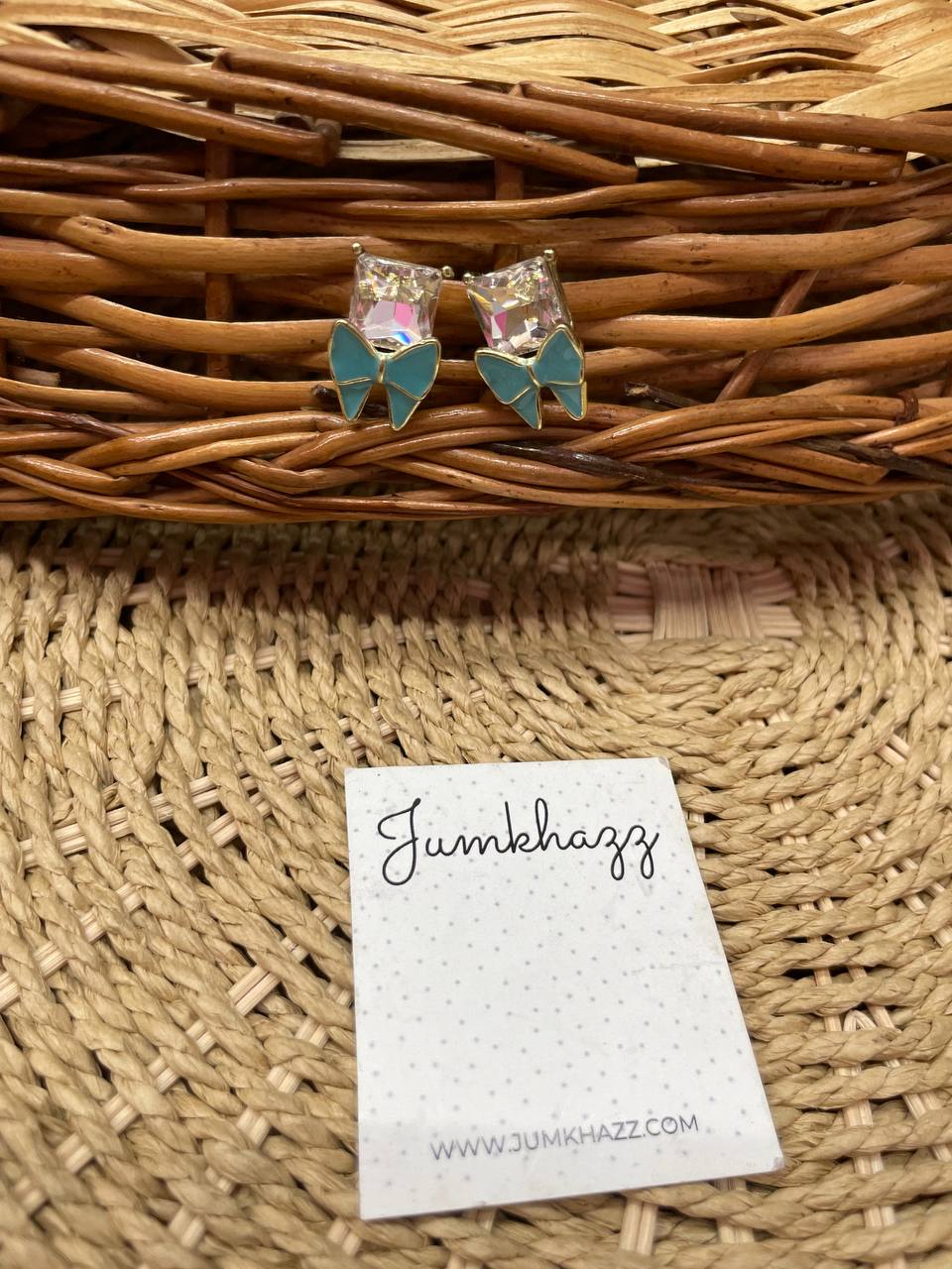 Bow stud JFE632