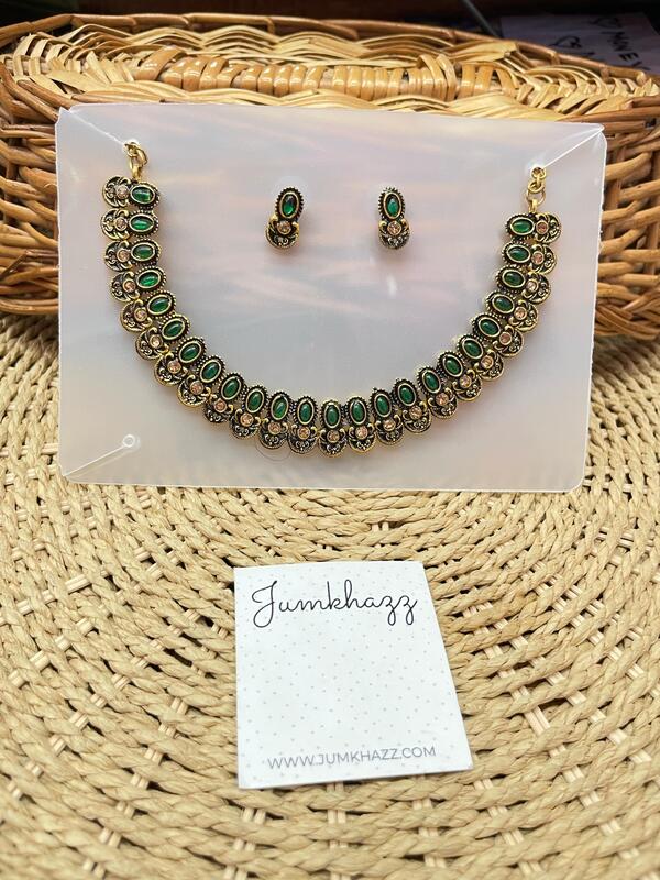 Short necklace JNC119