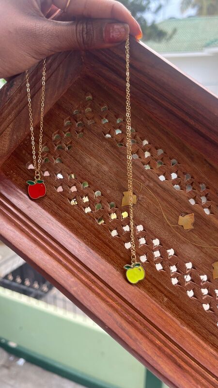 Apple charm chain JNCC102 Apple charm chain JNCC102